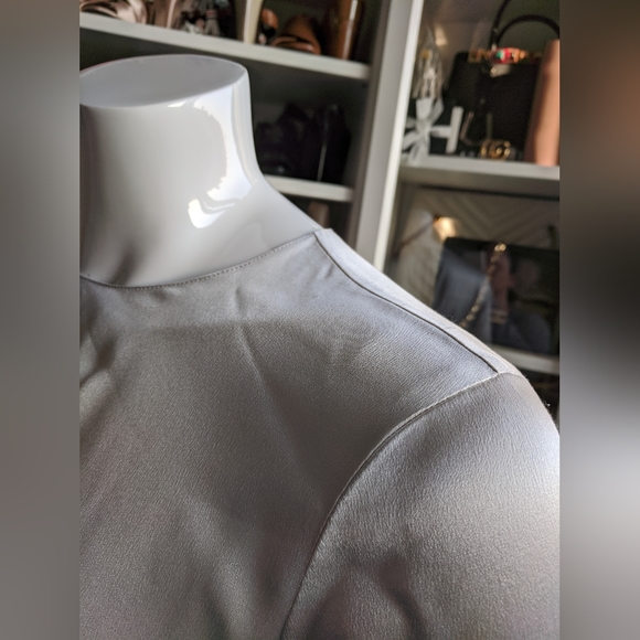 VINCE Celeste Twist-Front Long-Sleeve Silk Midi Dress - Picture 9 of 12